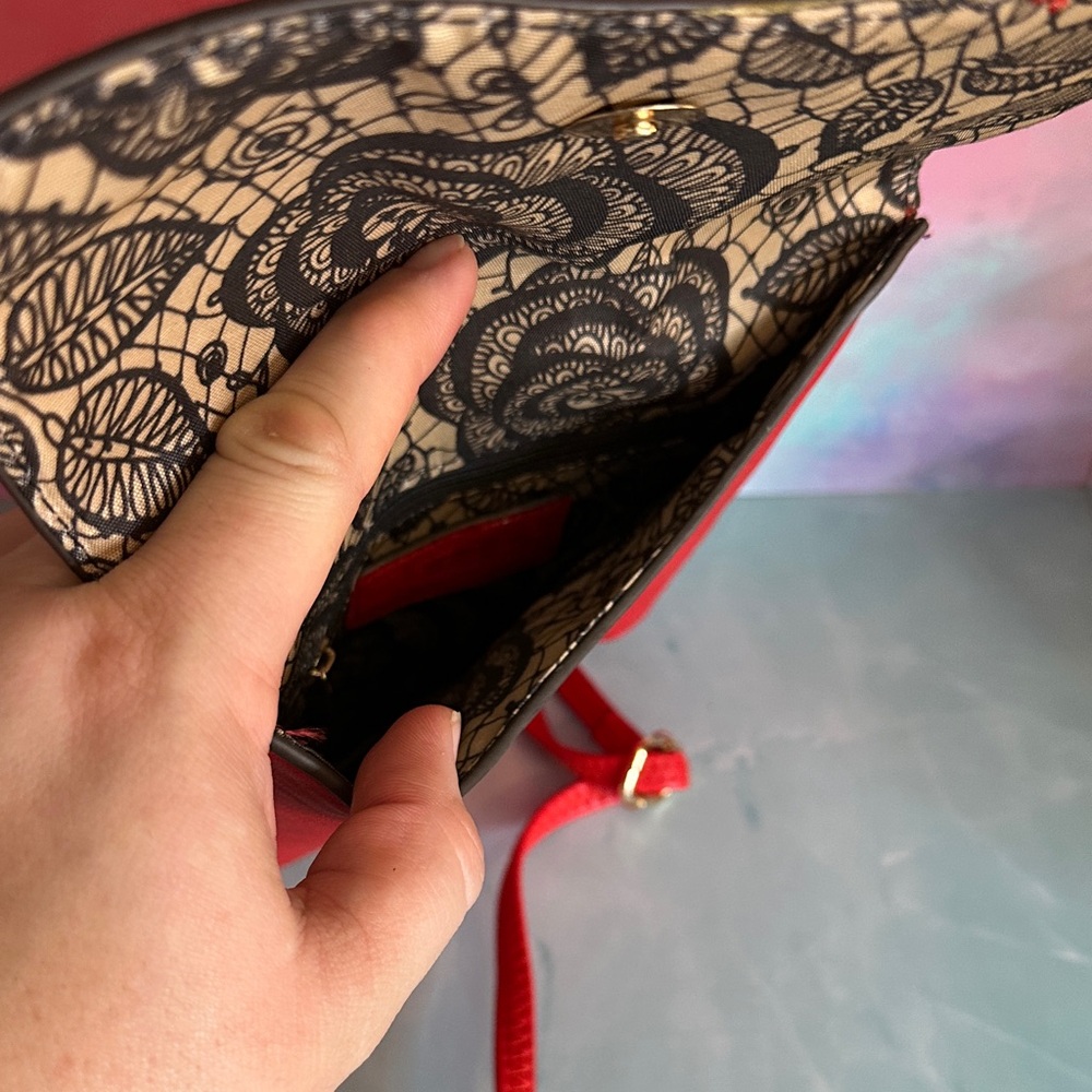 Carlos Santana Bold Red Crossbody Bag with Lion - Picture 6 of 17